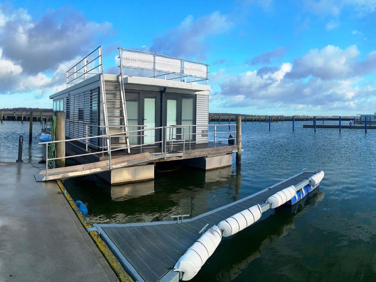 Hausboot Floating House In Ribnitz-Damgarten Otel Dış mekan fotoğraf